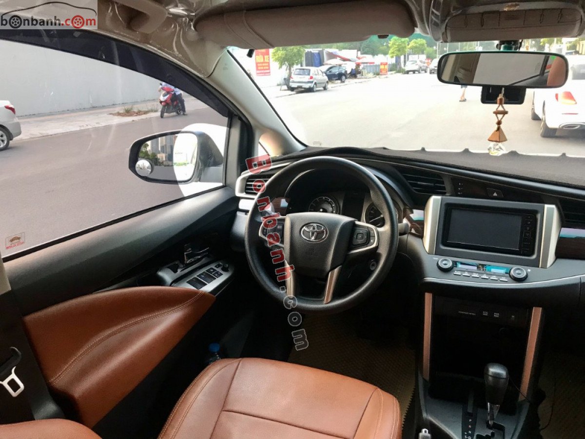 Toyota Innova   2.0G   2019 - Cần bán xe Toyota Innova 2.0G đời 2019, màu bạc xe gia đình