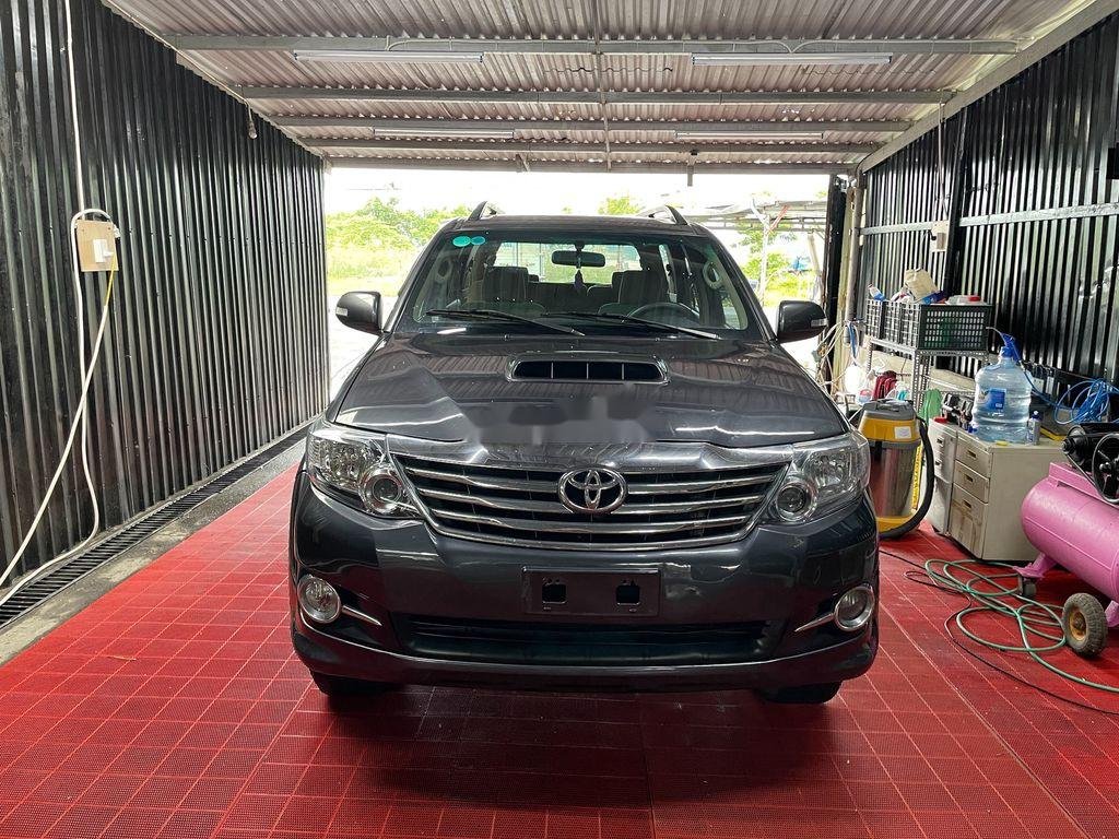 Toyota Fortuner   2016 - Bán xe Toyota Fortuner đời 2016, màu xám số sàn, 645tr