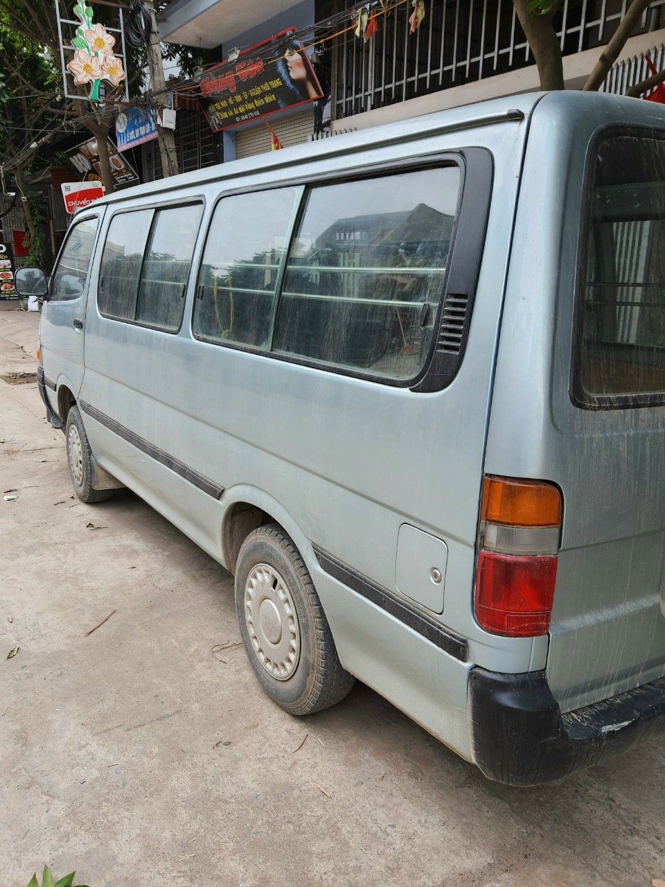 Toyota Van 2001 - Cần bán gấp chiếc Toyota Van 3 chỗ 850 kg 2001 giá chỉ 66 triệu, có thương lượng