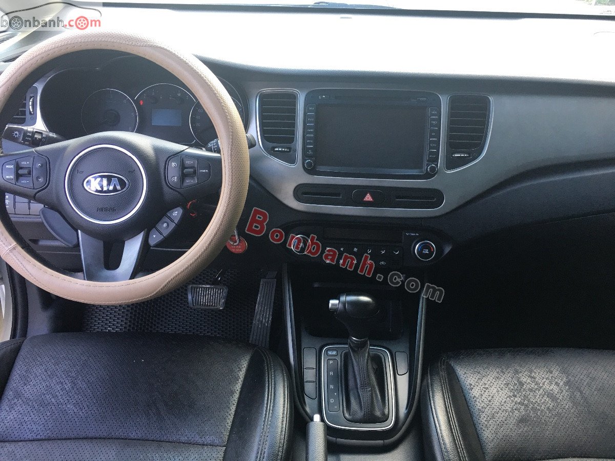 Kia Rondo 2016 - Bán xe Kia Rondo năm sản xuất 2016, màu trắng giá cạnh tranh