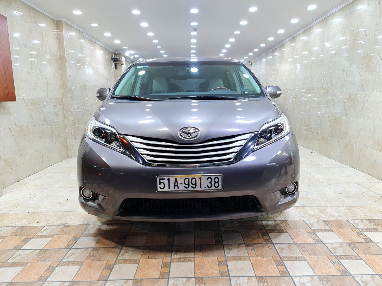 Toyota Sienna 2014 - Toyota Sienna Limited 3.5, xe nhà trùm mền không chạy còn mới toanh, toàn bộ còn zin theo xe