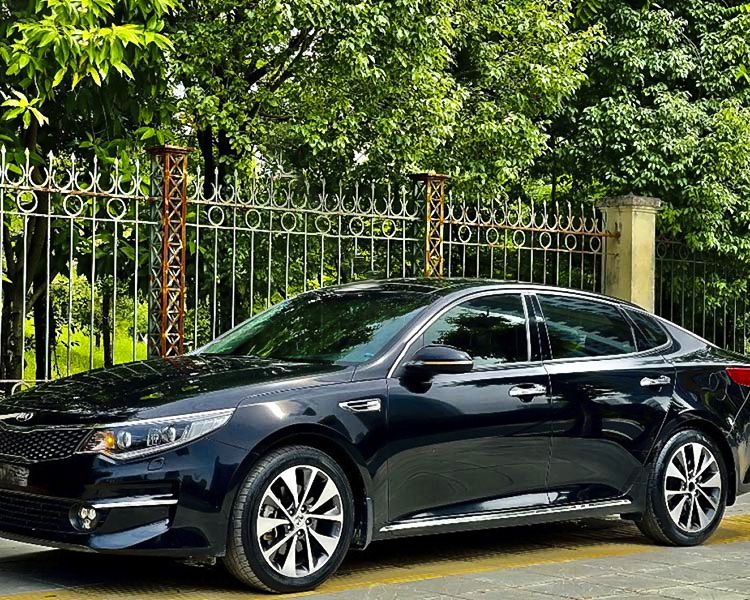 Kia Optima   2.0 ATH  2017 - Bán Kia Optima 2.0 ATH sản xuất năm 2017, màu đen, giá 640tr