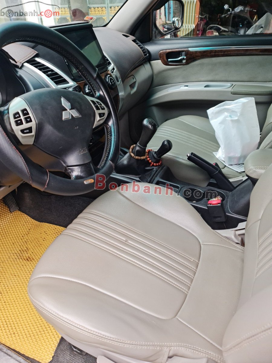 Mitsubishi Pajero   Sport D 4x4 MT   2013 - Bán Mitsubishi Pajero Sport D 4x4 MT đời 2013, màu trắng, 470tr