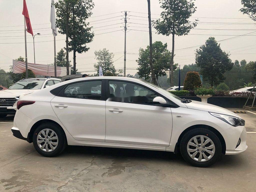 Hyundai Accent   2021 - Bán xe Hyundai Accent đời 2021, màu trắng, xe nhập