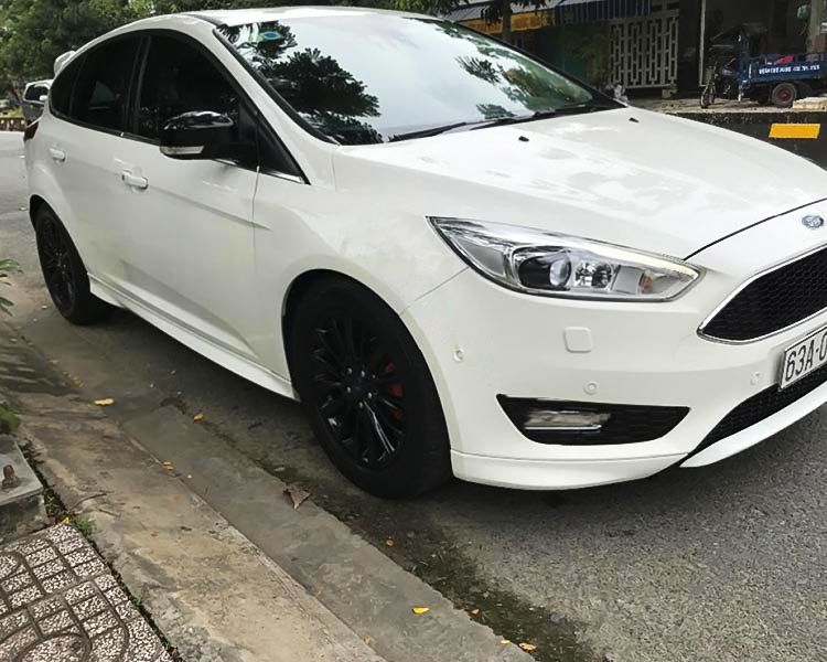 Ford Focus   Sport 1.5L 2016 - Bán Ford Focus Sport 1.5L đời 2016, màu trắng còn mới