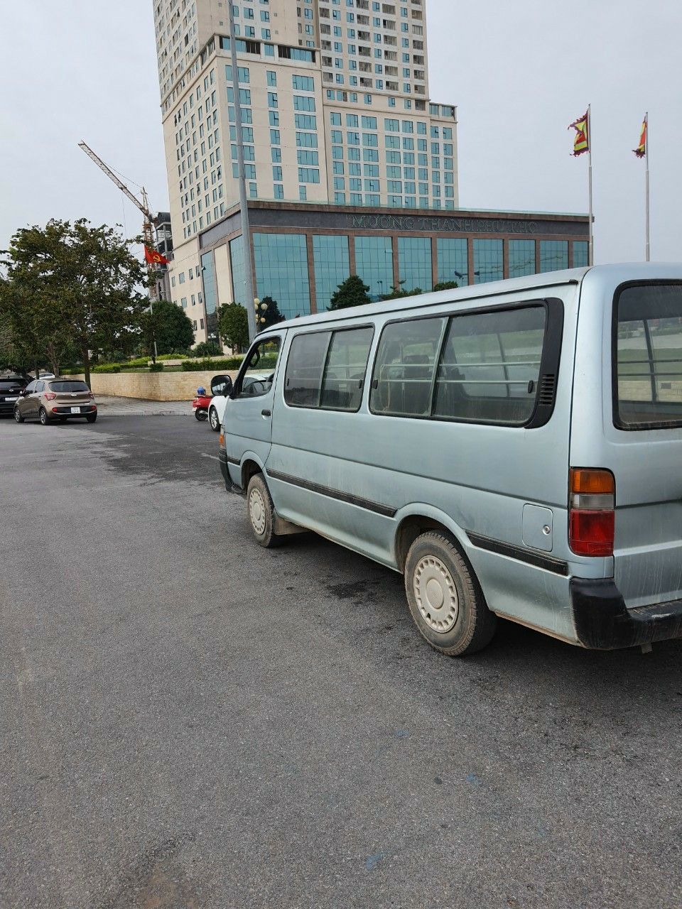 Toyota Van 2004 - Cần bán gấp Toyota 16 chỗ 2004, chỉ 48tr