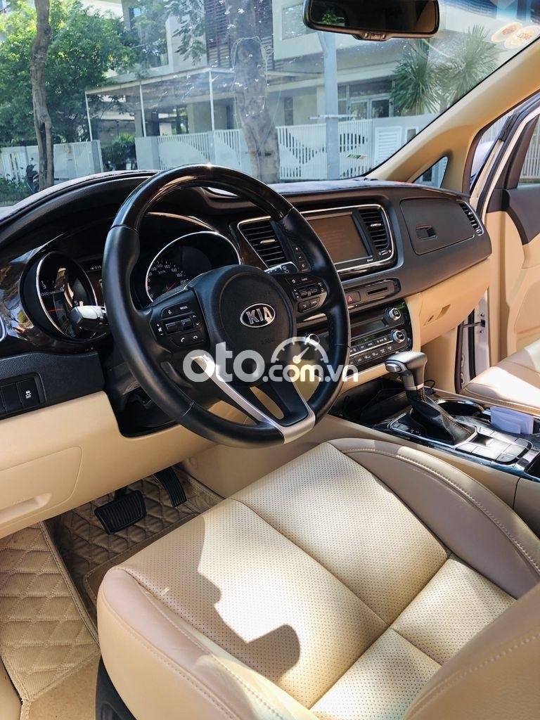 Kia Sedona   Platinum D  2019 - Cần bán Kia Sedona Platinum D đời 2019, màu trắng xe gia đình, 950 triệu