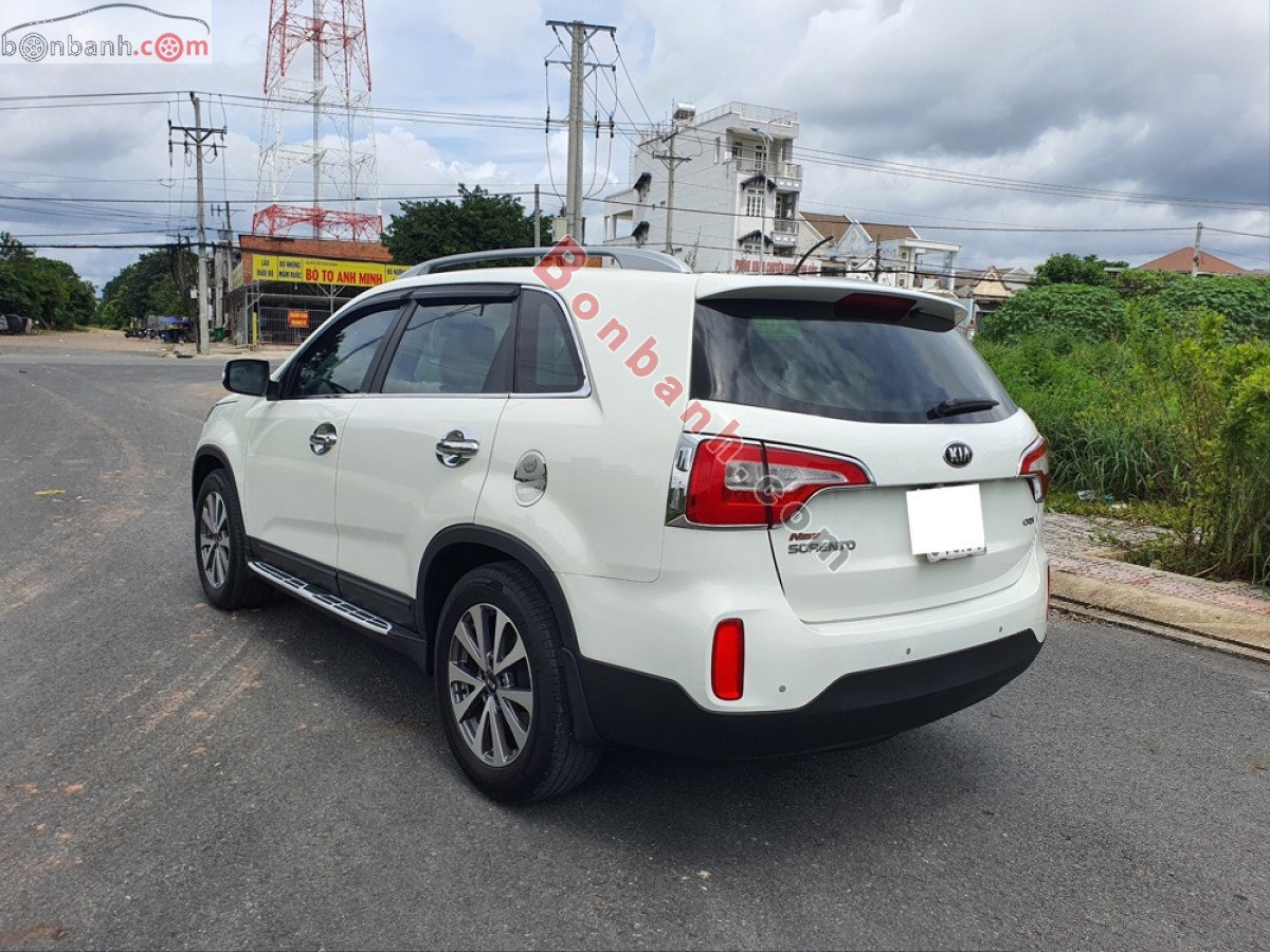 Kia Sorento 2015 - Cần bán xe Kia Sorento 2015, màu trắng còn mới, giá 665tr