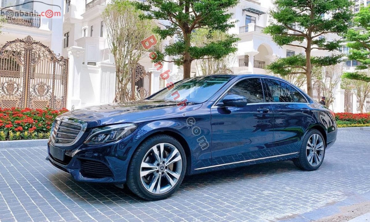 Mercedes-Benz C250    2018 - Bán Mercedes sản xuất 2018, màu xanh lam còn mới