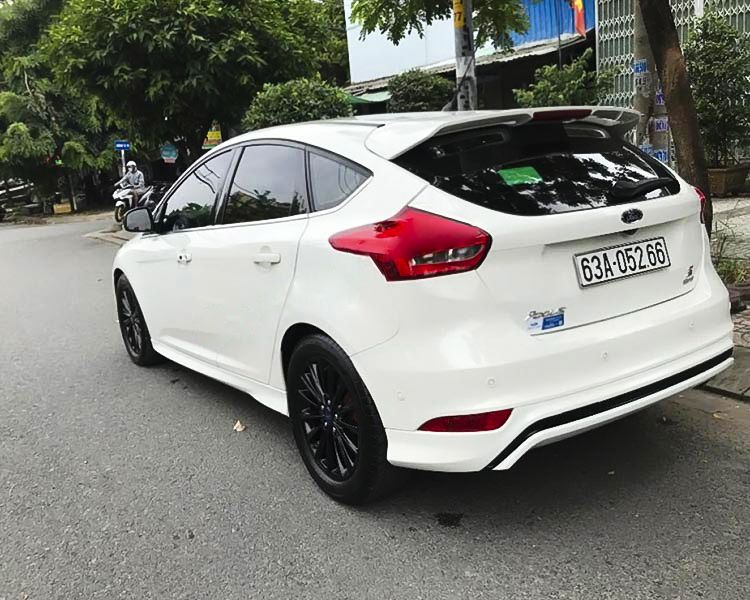 Ford Focus   Sport 1.5L 2016 - Bán Ford Focus Sport 1.5L đời 2016, màu trắng còn mới