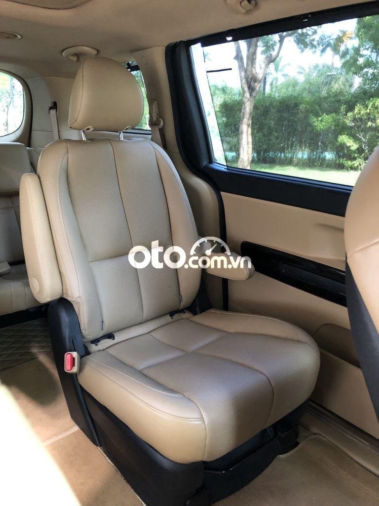 Kia Sedona   Platinum D  2019 - Cần bán Kia Sedona Platinum D đời 2019, màu trắng xe gia đình, 950 triệu