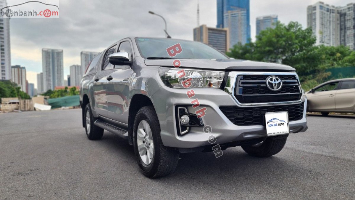 Toyota Hilux 2019 - Bán xe Toyota Hilux năm 2019, màu bạc, nhập khẩu nguyên chiếc còn mới