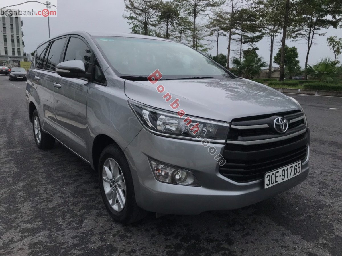 Toyota Innova   2.0E  2017 - Bán xe Toyota Innova 2.0E đời 2017, màu bạc, giá chỉ 499 triệu