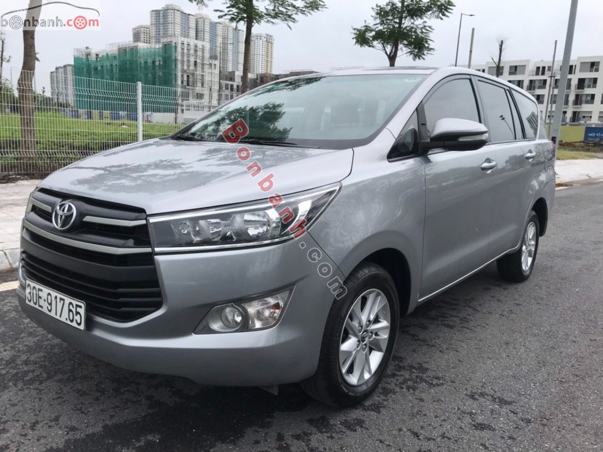 Toyota Innova   2.0E  2017 - Bán xe Toyota Innova 2.0E đời 2017, màu bạc, giá chỉ 499 triệu