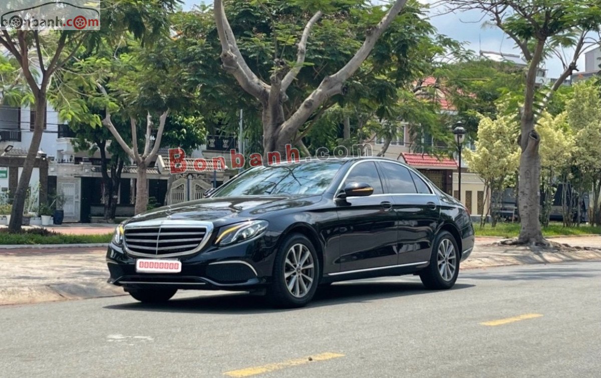 Mercedes-Benz E200 2019 - Cần bán gấp Mercedes E200 năm sản xuất 2019, màu đen