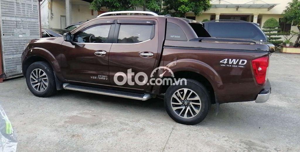 Nissan Navara 2015 - Cần bán lại xe Nissan Navara đời 2015, màu nâu, xe nhập