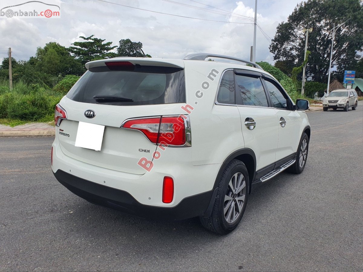 Kia Sorento 2015 - Cần bán xe Kia Sorento 2015, màu trắng còn mới, giá 665tr