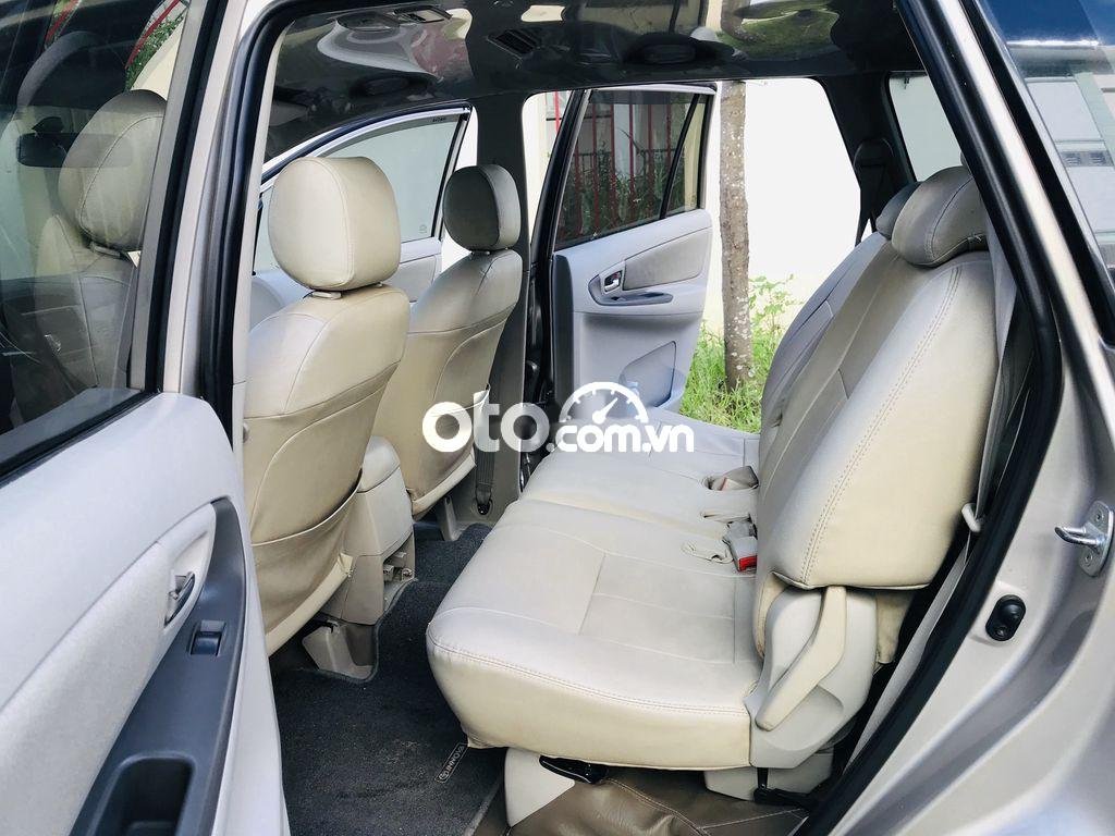 Toyota Innova 2014 - Bán Toyota Innova 2014, giá tốt, màu vàng cát