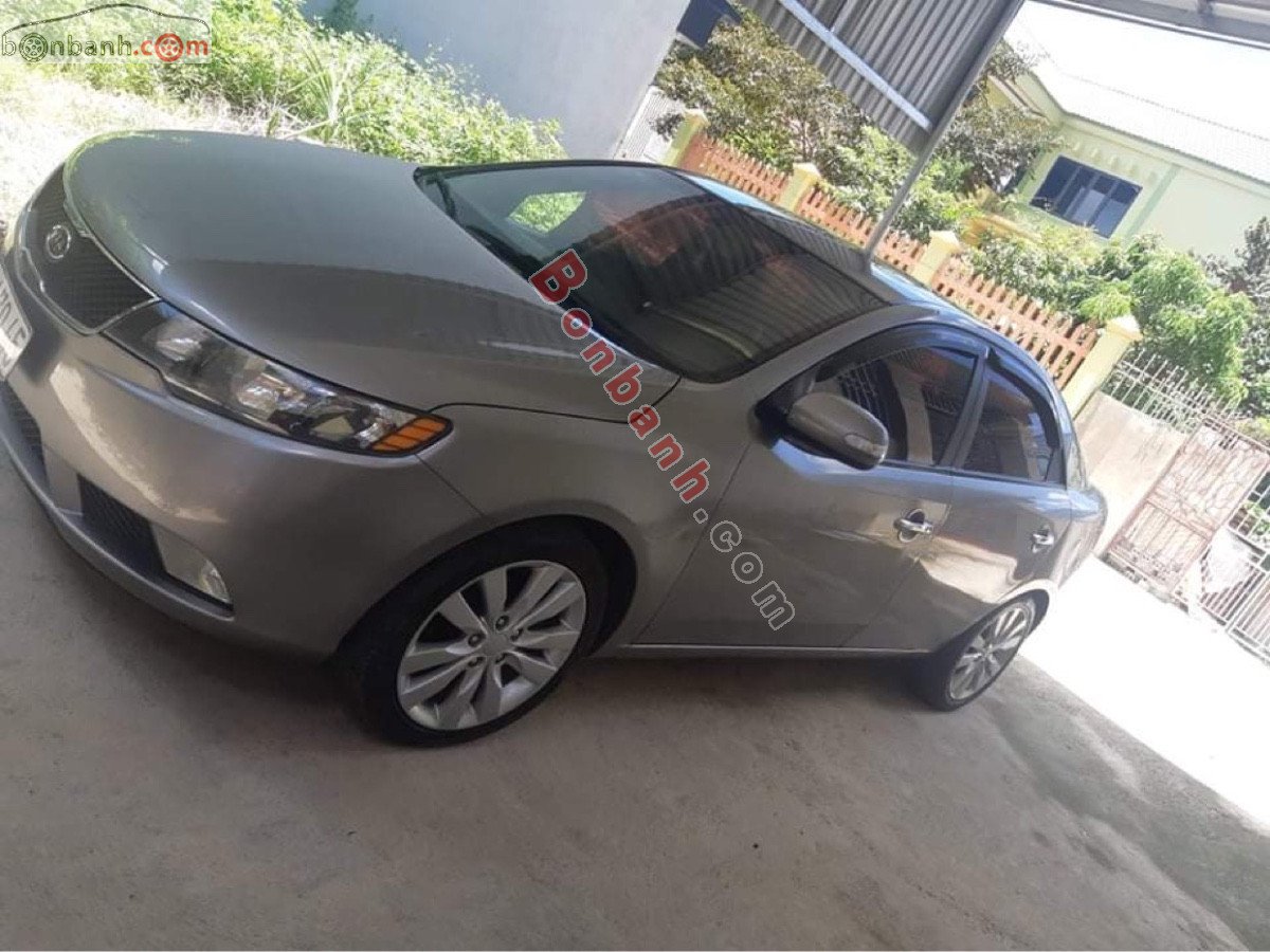 Kia Forte 2009 - Cần bán lại xe Kia Forte đời 2009, màu bạc, nhập khẩu nguyên chiếc giá cạnh tranh