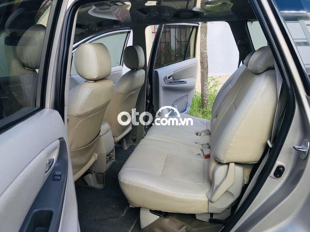 Toyota Innova 2014 - Bán Toyota Innova 2014, giá tốt, màu vàng cát