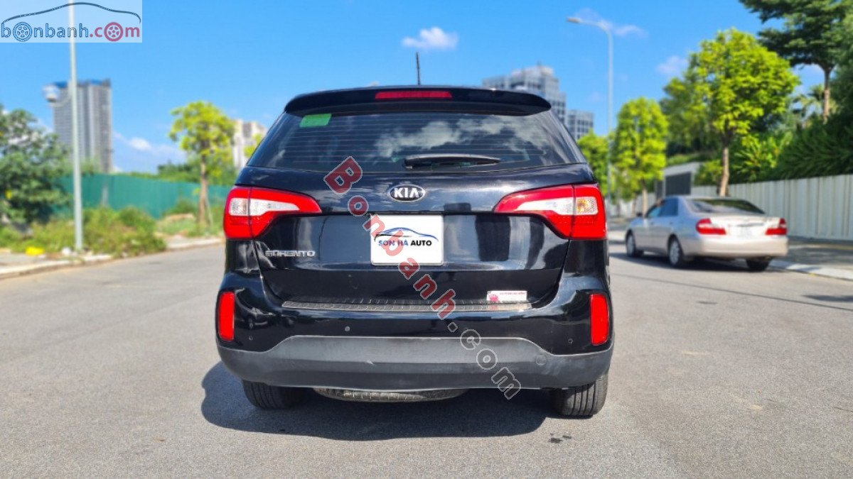 Kia Sorento 2017 - Cần bán lại xe Kia Sorento đời 2017, màu đen còn mới