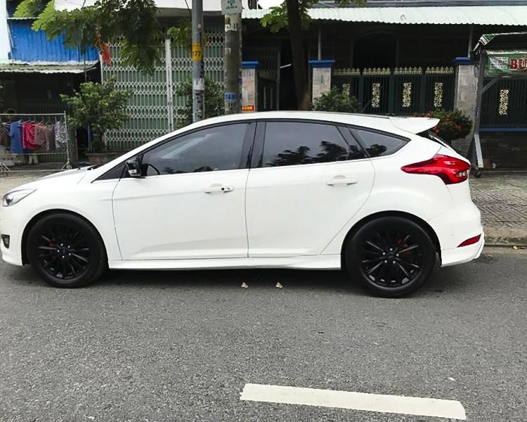 Ford Focus   Sport 1.5L 2016 - Bán Ford Focus Sport 1.5L đời 2016, màu trắng còn mới