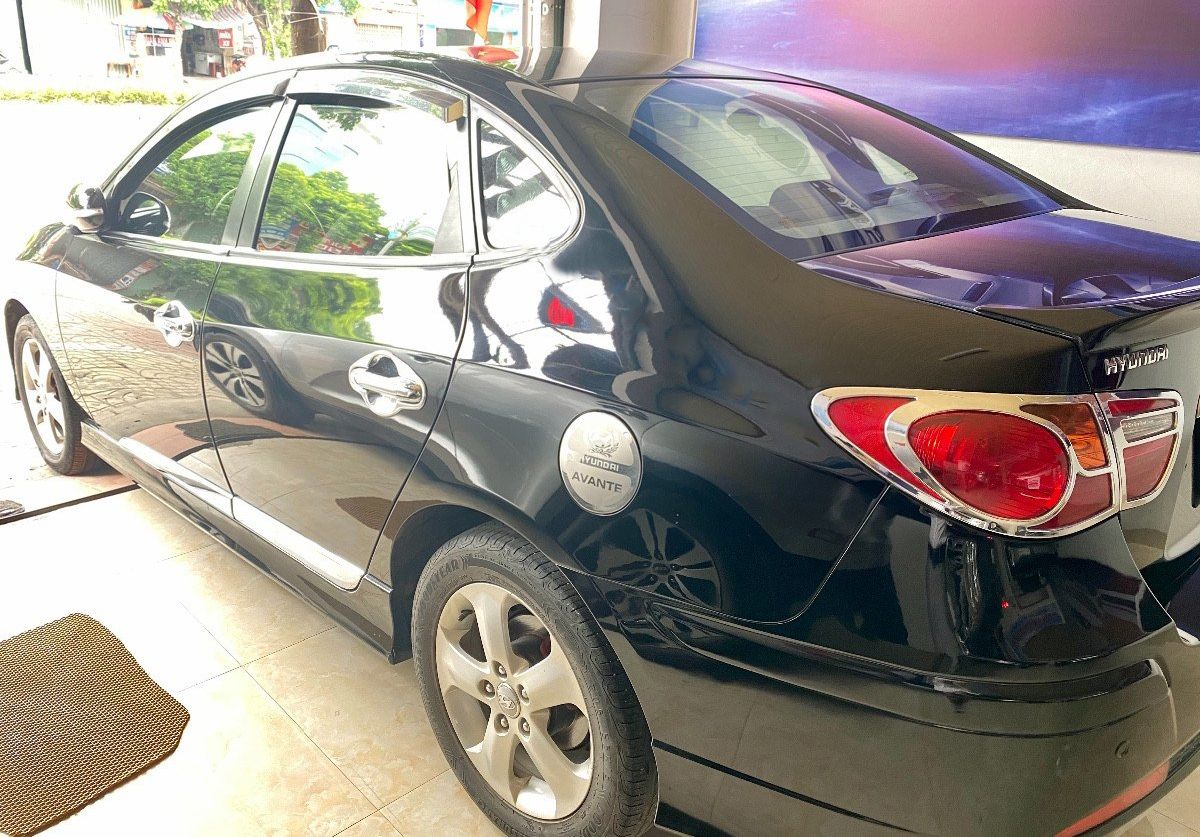 Hyundai Avante   1.6 AT 2011 - Bán xe Hyundai Avante 1.6 AT năm 2011, màu đen số tự động, 330tr