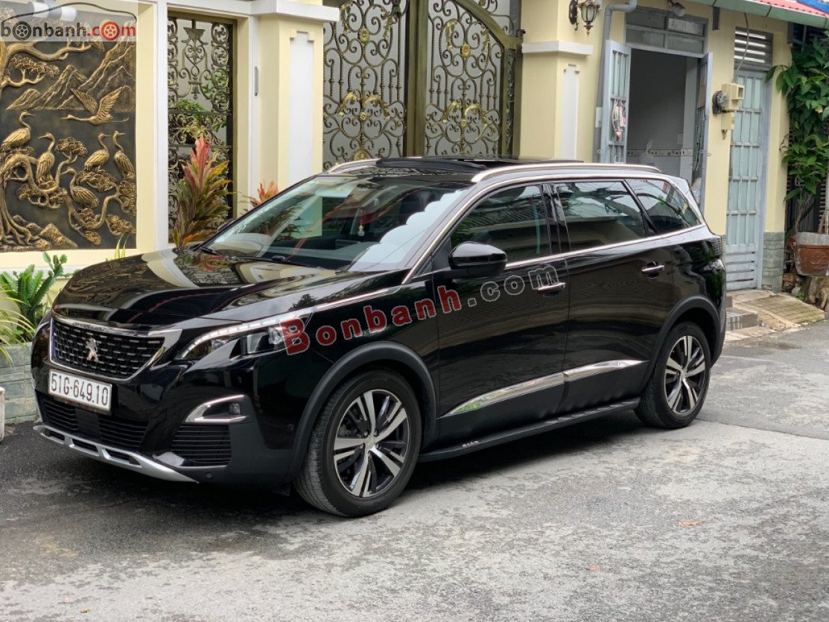 Peugeot 5008 2018 - Cần bán xe Peugeot 5008 năm sản xuất 2018, màu đen, xe nhập