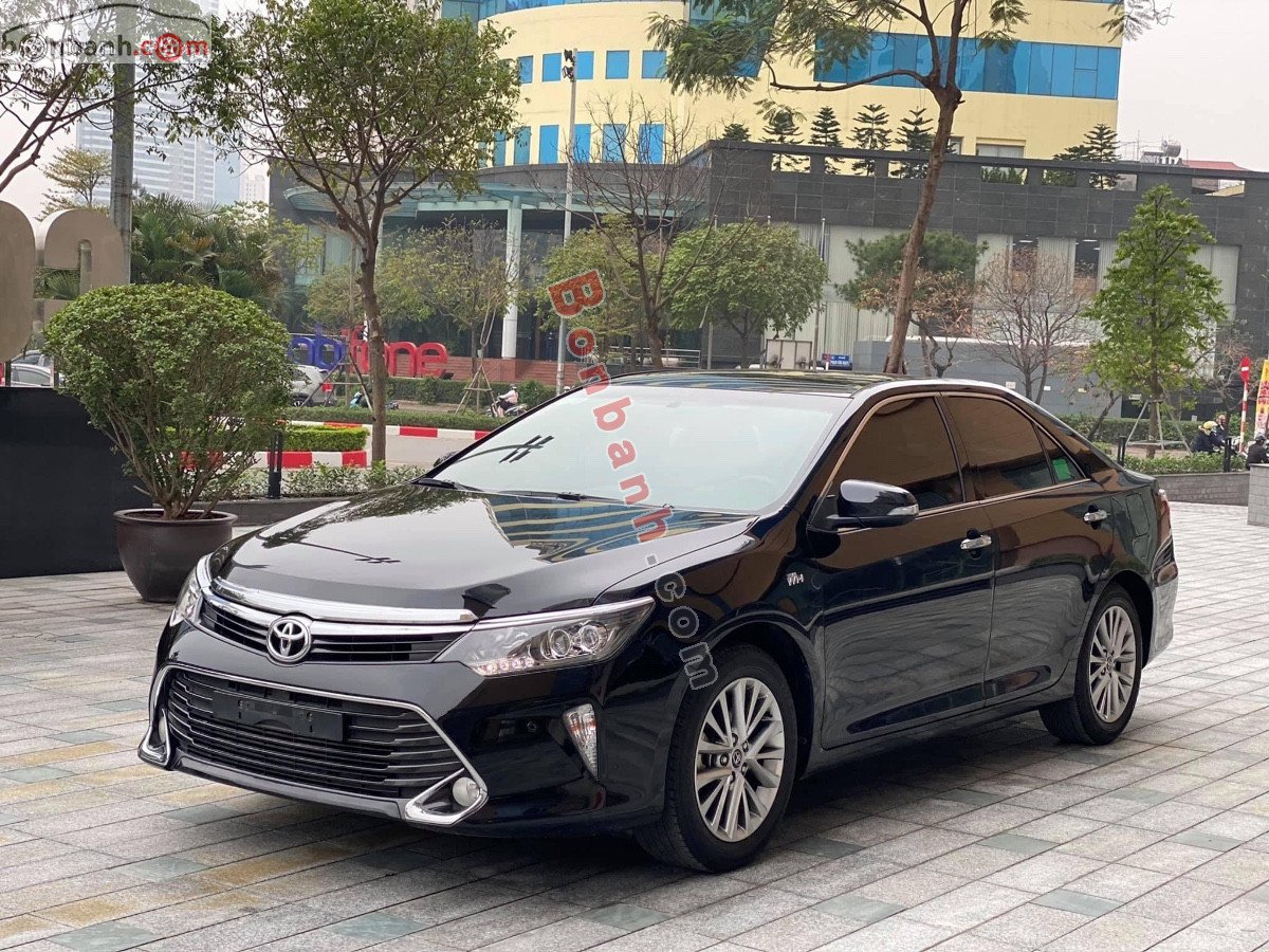 Toyota Camry   2.5Q 2018 - Bán ô tô Toyota Camry 2.5Q năm 2018, màu đen chính chủ, giá chỉ 895 triệu