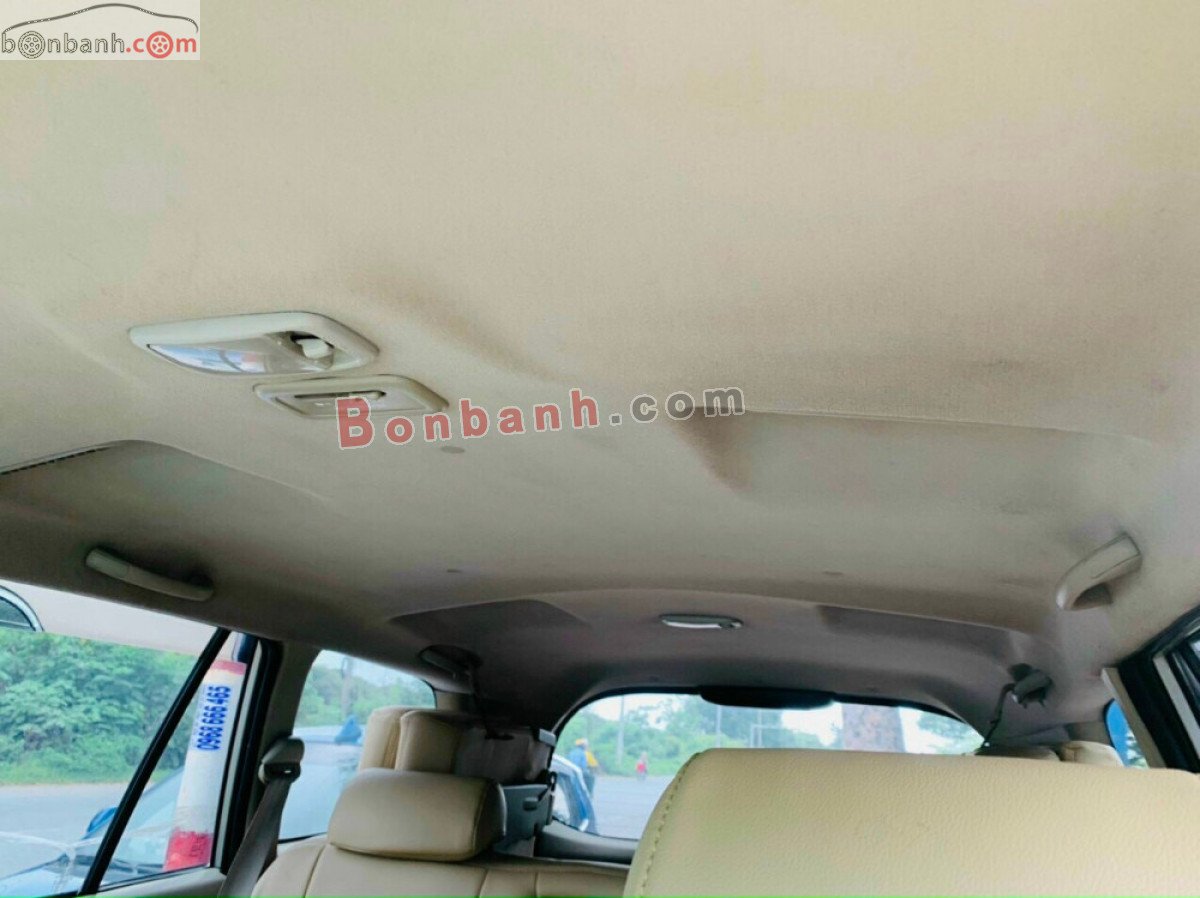 Toyota Innova   V  2009 - Cần bán xe Toyota Innova V đời 2009, màu bạc, 318 triệu