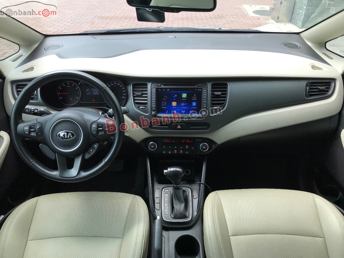 Kia Rondo   2.0GAT  2016 - Bán Kia Rondo 2.0GAT sản xuất năm 2016, màu bạc số tự động, giá 459tr