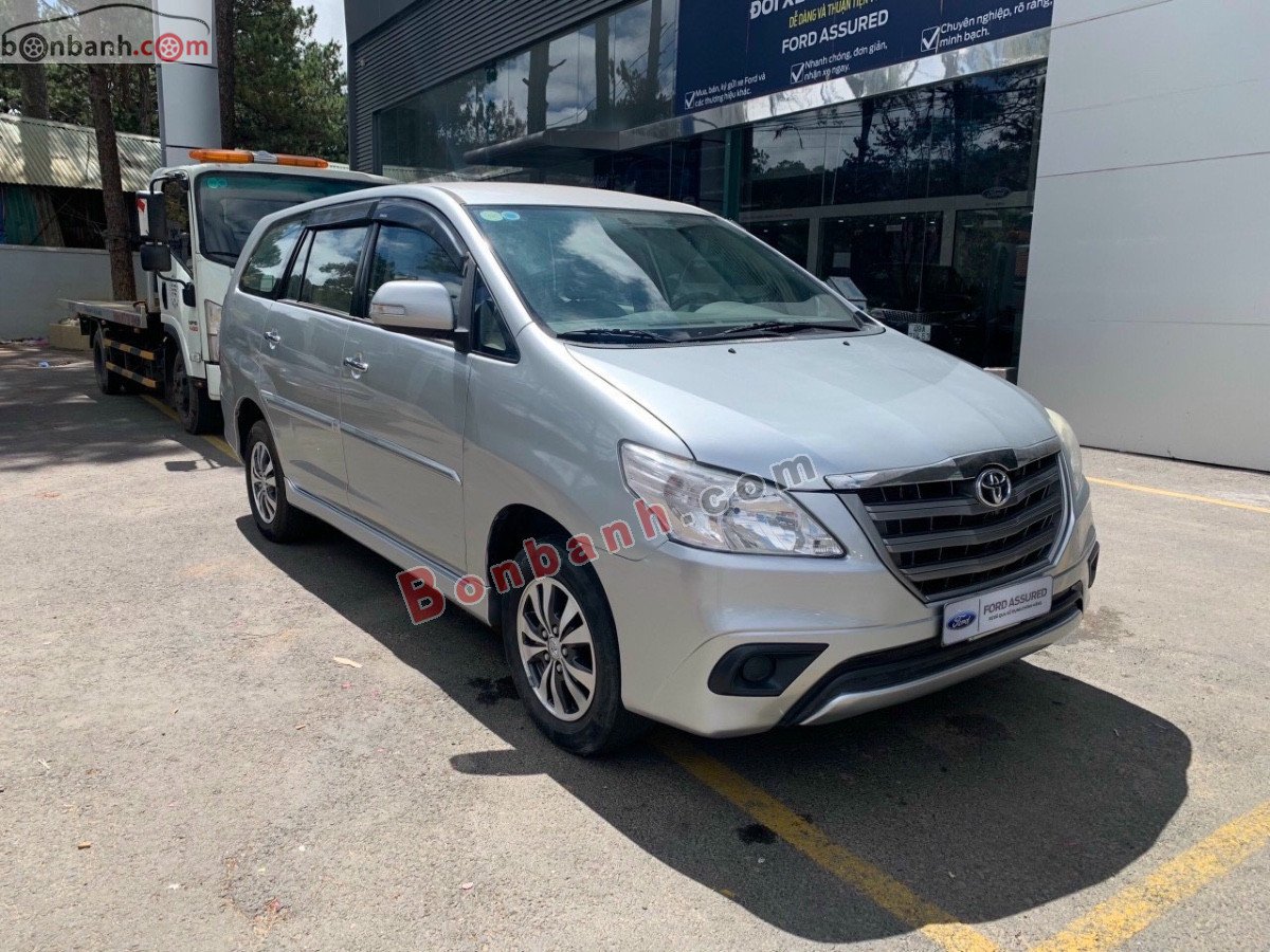 Toyota Innova   2.0E  2015 - Bán Toyota Innova 2.0E năm sản xuất 2015, màu bạc, 426tr