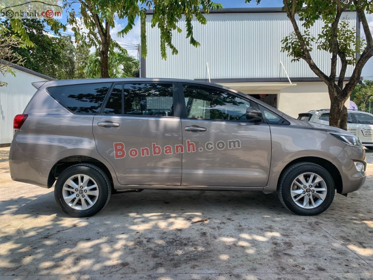 Toyota Innova   2.0G  2018 - Bán xe Toyota Innova 2.0G sản xuất năm 2018, màu đồng