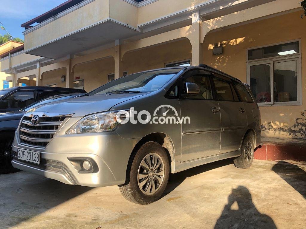 Toyota Innova 2015 - Bán ô tô Toyota Innova năm sản xuất 2015, màu bạc, nhập khẩu nguyên chiếc