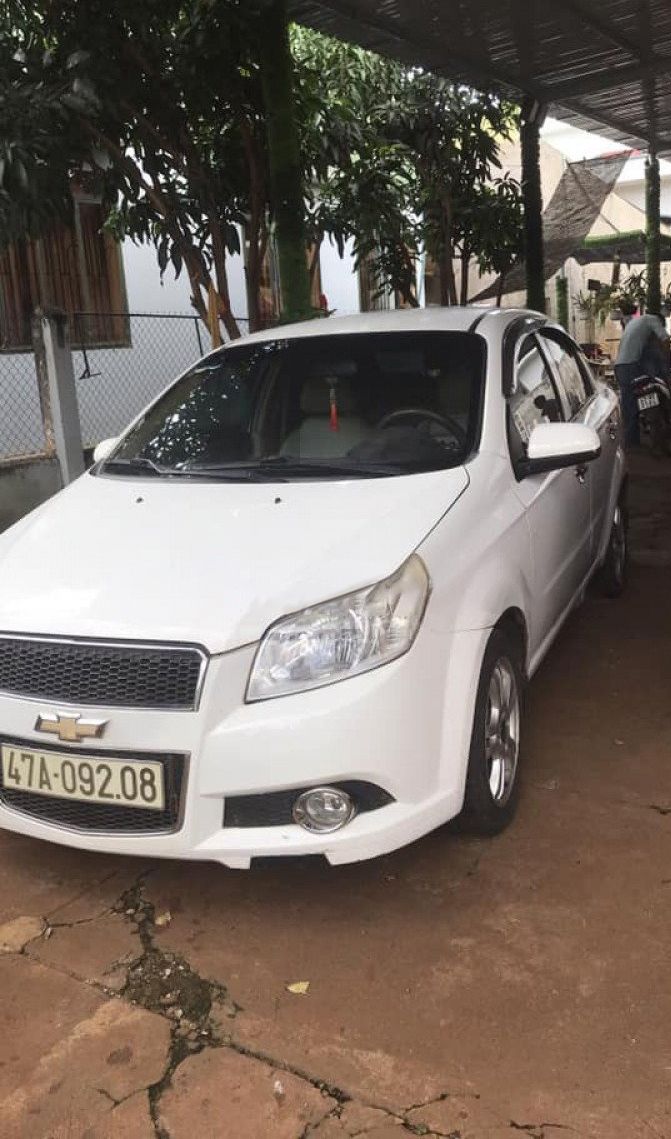 Chevrolet Aveo 2014 - Bán xe Chevrolet Aveo đời 2014, màu trắng