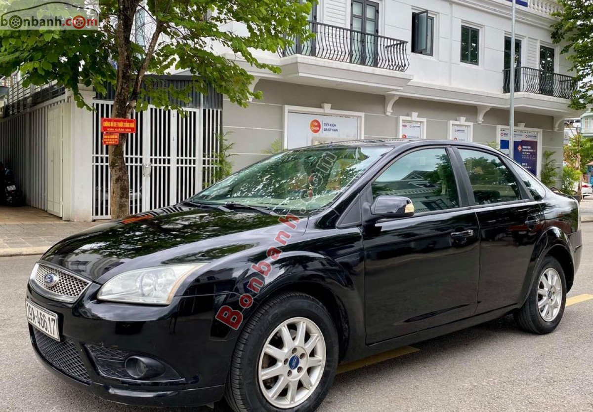 Ford Focus 2009 - Cần bán gấp Ford Focus 2009, màu đen xe gia đình, 178 triệu