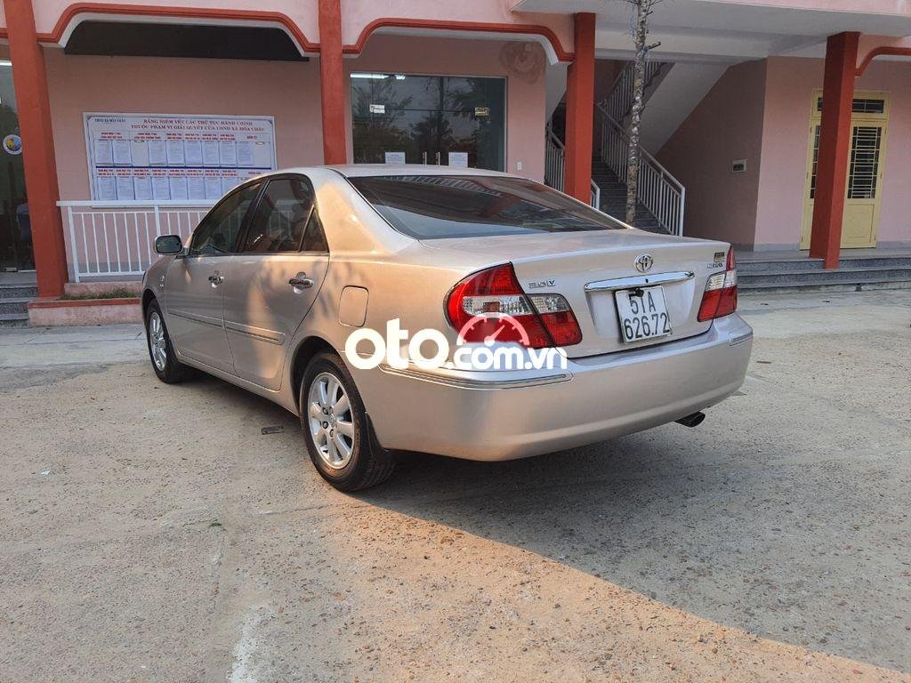 Toyota Camry 2003 - Bán Toyota Camry đời 2003, màu bạc