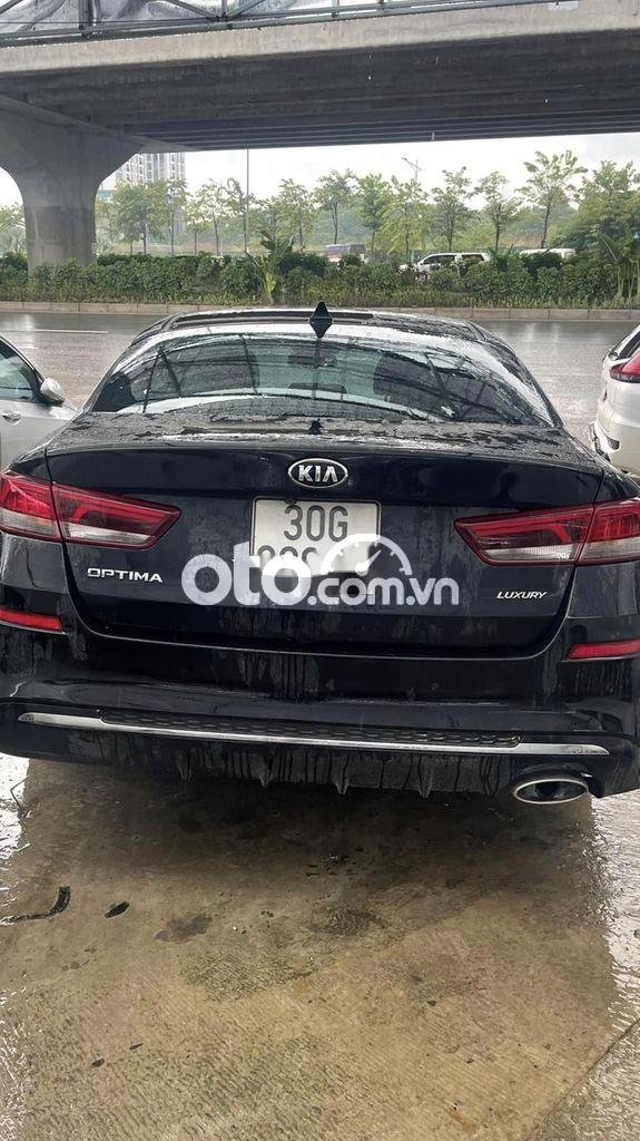 Kia Optima 2020 - Cần bán gấp Kia Optima năm 2020, màu đen, giá 728tr