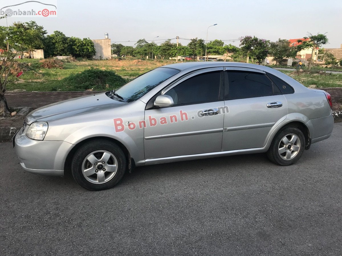 Daewoo Lacetti 2008 - Cần bán Daewoo Lacetti đời 2008, màu bạc, giá tốt