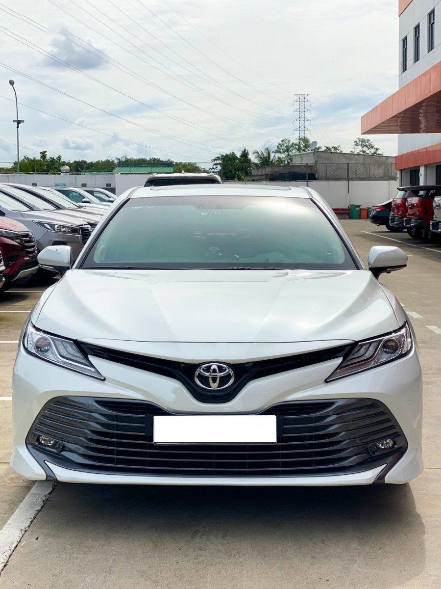 Toyota Camry   2.5Q   2019 - Bán Toyota Camry 2.5Q năm 2019, màu trắng 