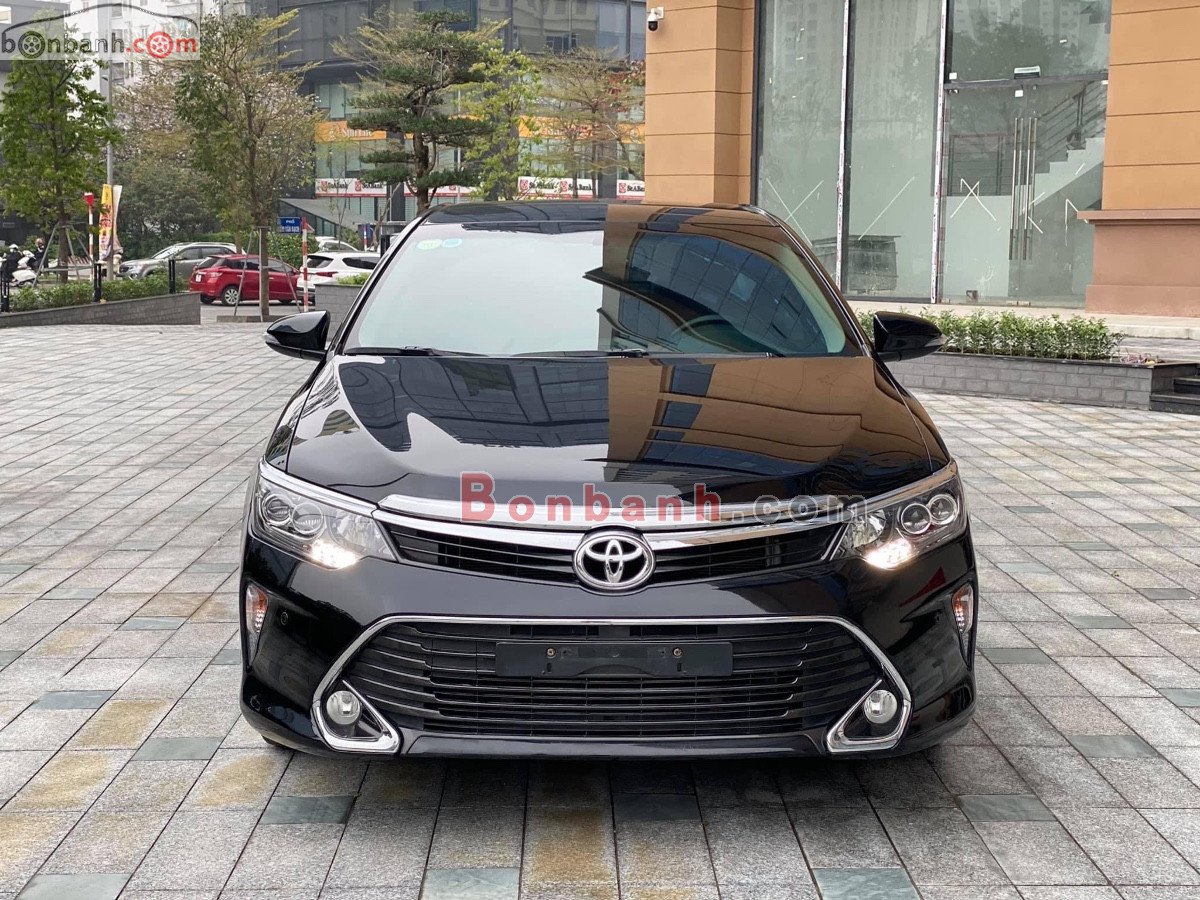 Toyota Camry   2.5Q 2018 - Bán ô tô Toyota Camry 2.5Q năm 2018, màu đen chính chủ, giá chỉ 895 triệu