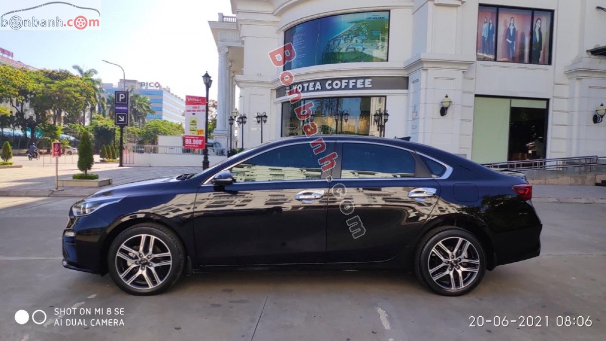 Kia Cerato   1.6 AT Luxury 2019 - Bán Kia Cerato 1.6 AT Luxury 2019, màu đen xe gia đình