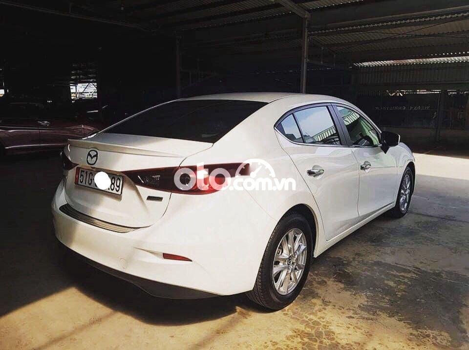 Mazda 3 2018 - Cần bán gấp Mazda 3 năm 2018, màu trắng, nhập khẩu  