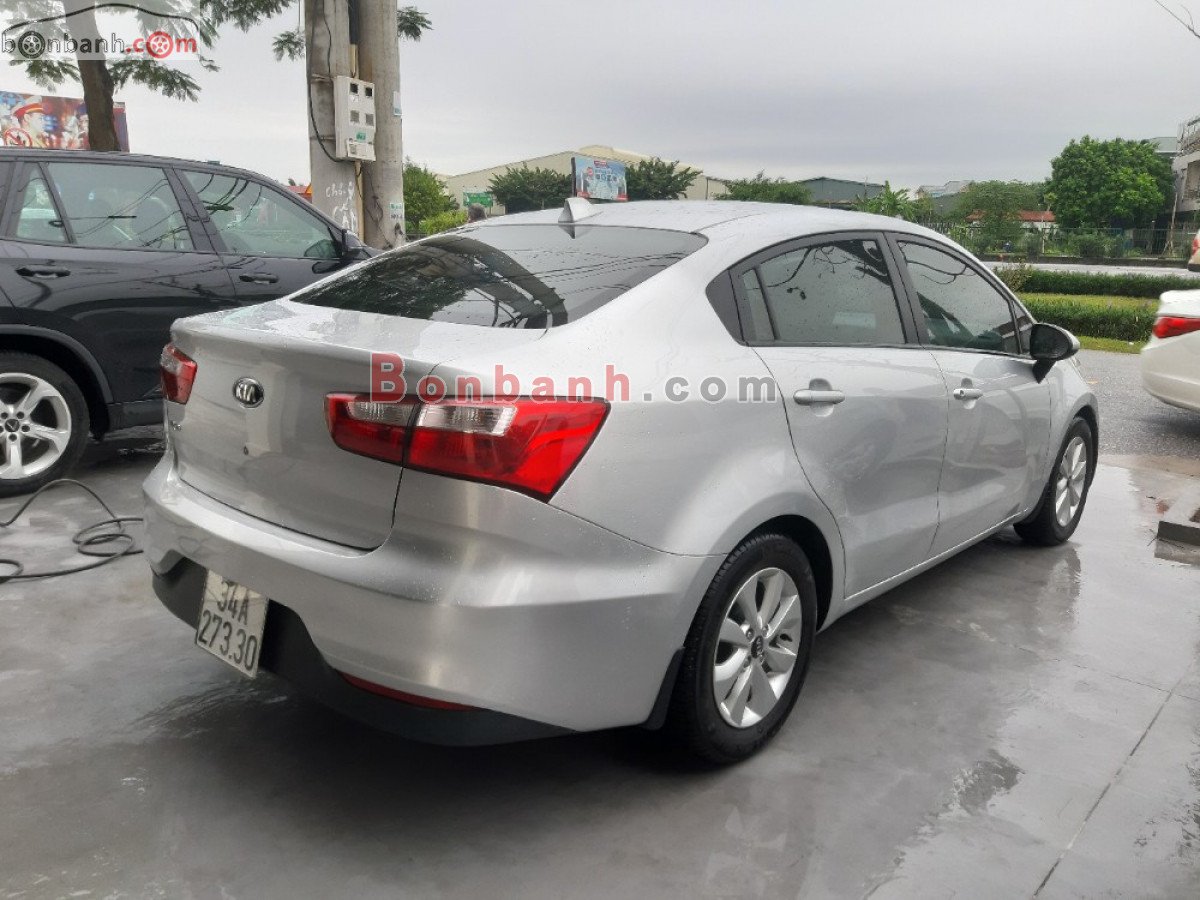 Kia Rio   1.4 MT  2015 - Cần bán gấp Kia Rio 1.4 MT năm sản xuất 2015, màu bạc, nhập khẩu nguyên chiếc số sàn