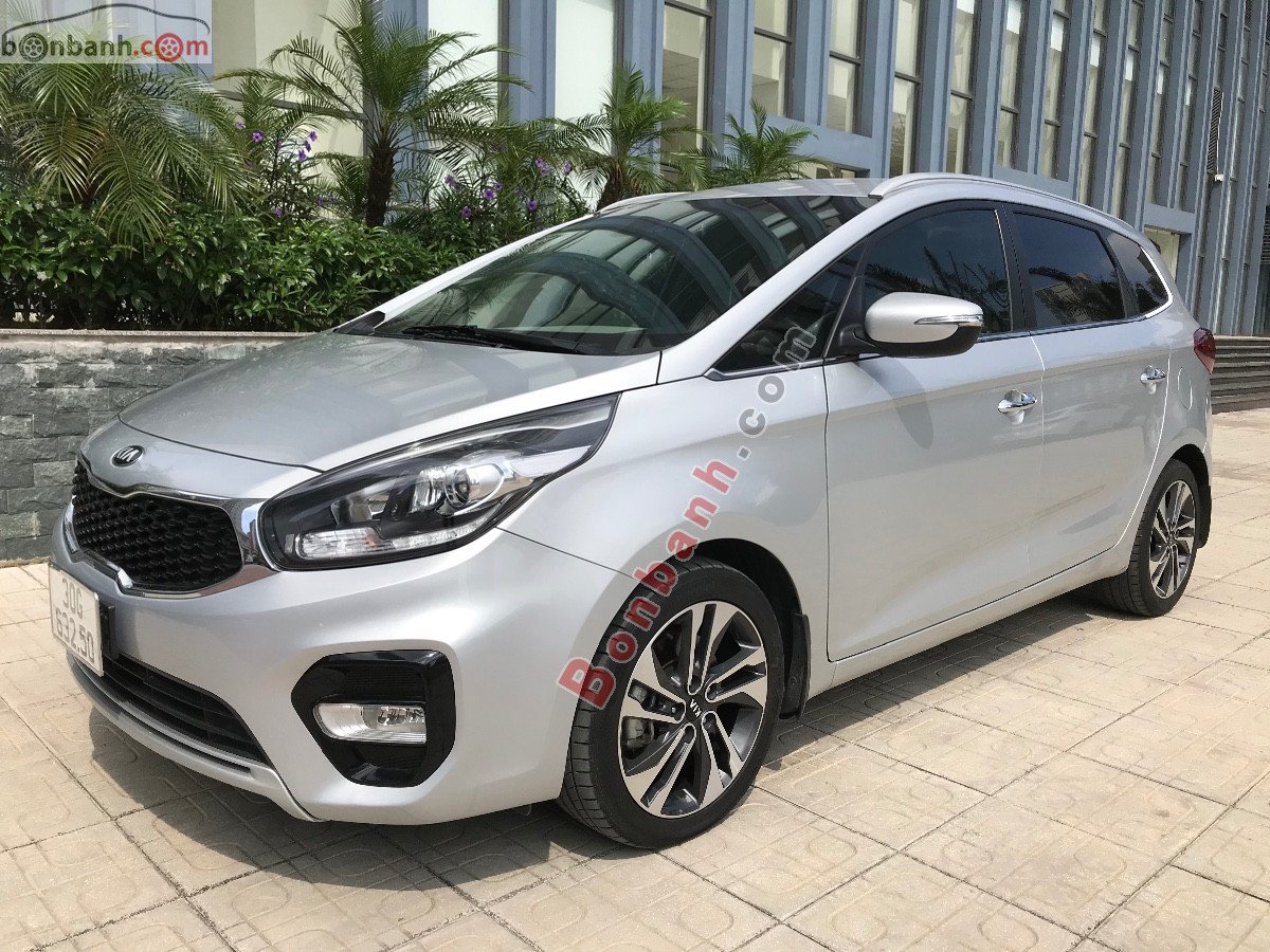 Kia Rondo   2.0GAT  2016 - Bán Kia Rondo 2.0GAT sản xuất năm 2016, màu bạc số tự động, giá 459tr