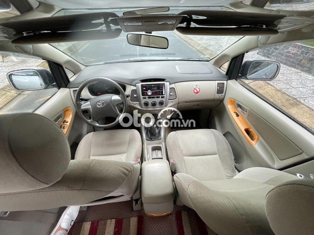 Toyota Innova 2014 - Xe Toyota Innova 2014, màu bạc xe gia đình, 375tr