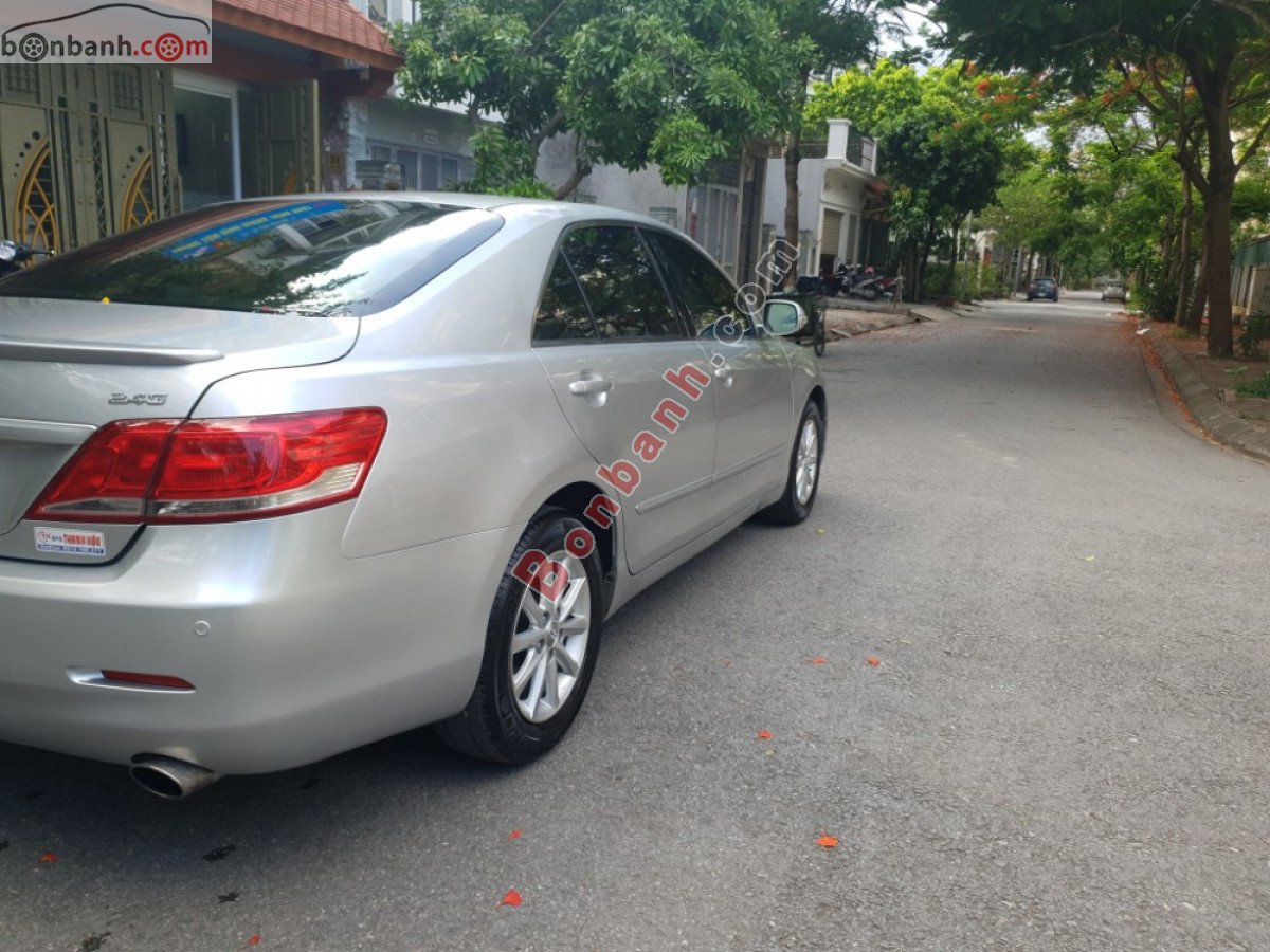 Toyota Camry   2.5G  2014 - Bán ô tô Toyota Camry 2.5G sản xuất năm 2014, màu bạc chính chủ