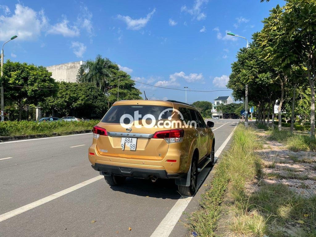 Nissan X Terra 2018 - Bán Nissan X Terra 2018, màu vàng còn mới, 690tr