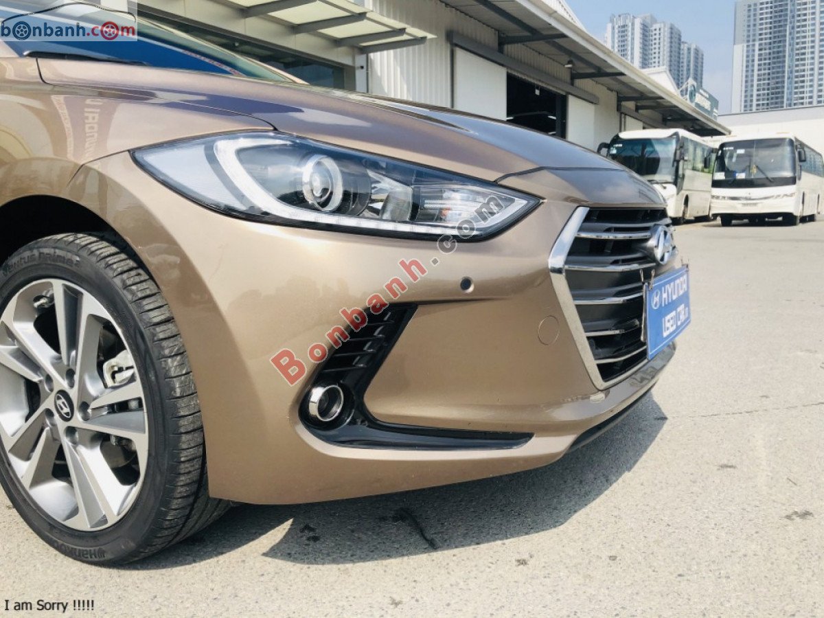 Hyundai Elantra   2.0 AT 2016 - Bán xe Hyundai Elantra 2.0 AT sản xuất năm 2016, màu nâu như mới, giá tốt