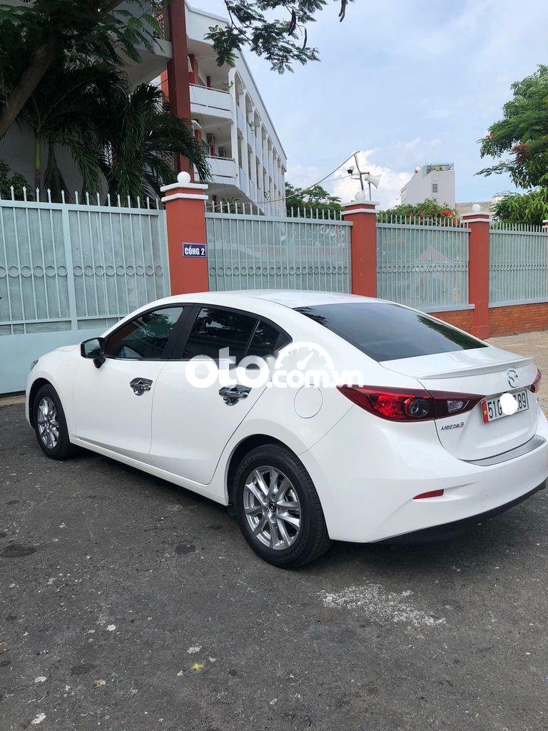 Mazda 3 2018 - Cần bán gấp Mazda 3 năm 2018, màu trắng, nhập khẩu  